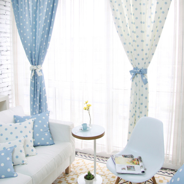 窗帘如何和客厅的风格融为一体