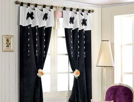 选择装饰性窗帘杆应该与房间风格互相搭配
